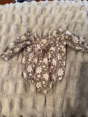 Rylee & Cru Floral Ruffle Baby Romper in Taupe and Cream
